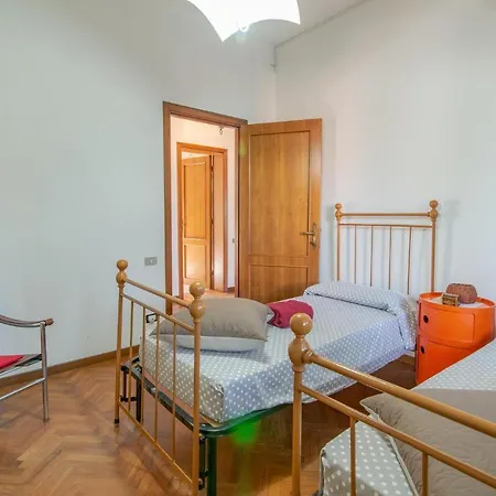 Three-bedroom In Apartament San Costanzo