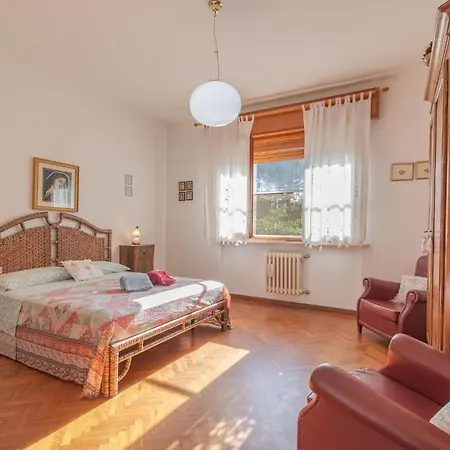 Three-bedroom In San Costanzo